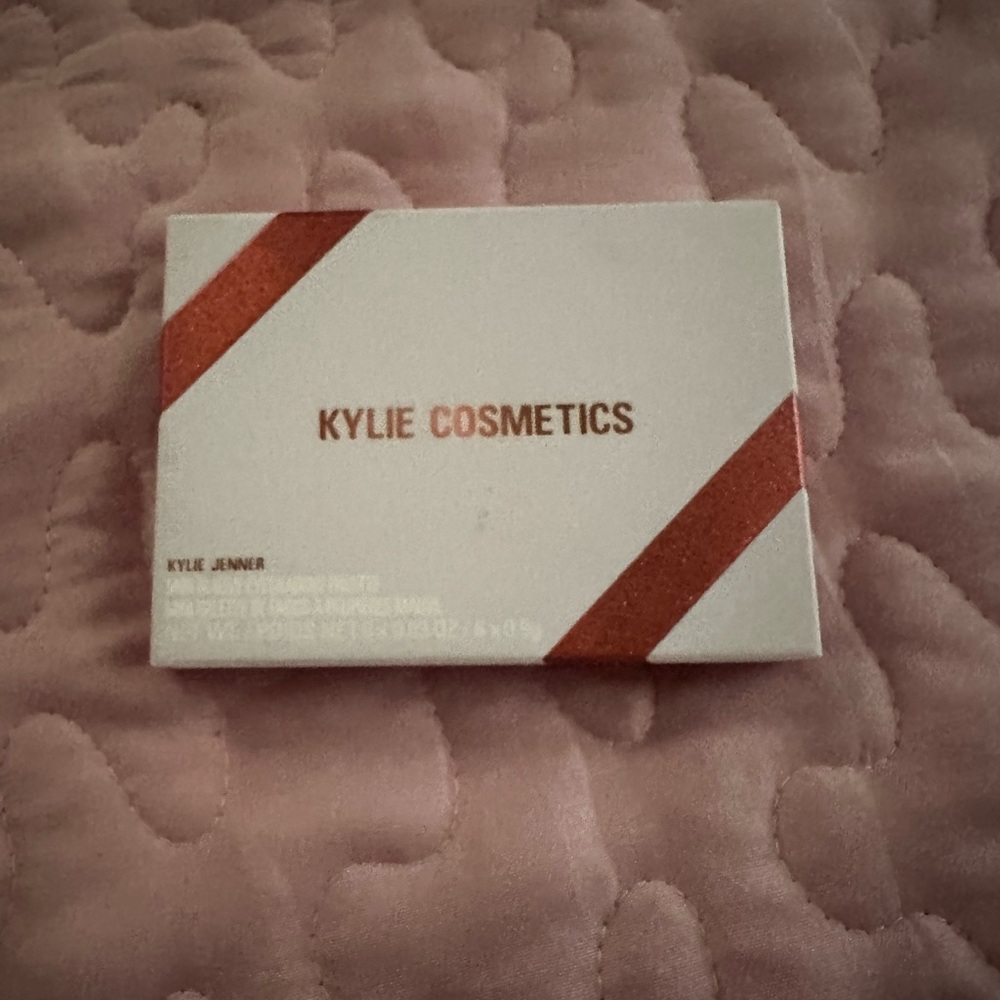 Kylie Cosmetics Red Eyeshadow Palette